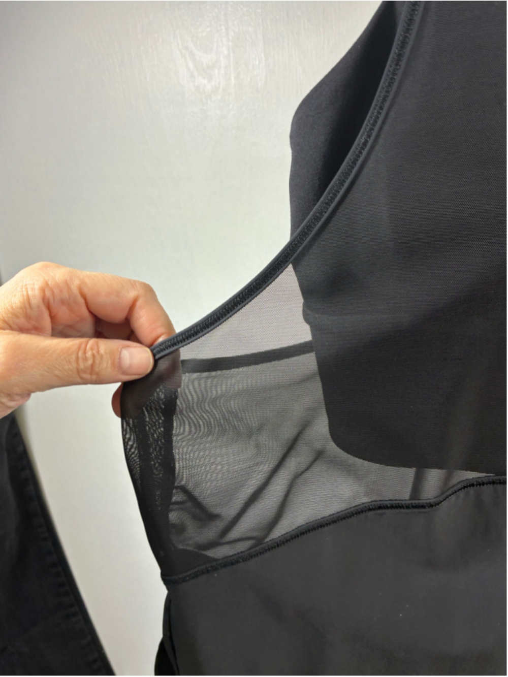 Lululemon Twist Around Tank Top in Black Size 10 - Picture 2 of 8